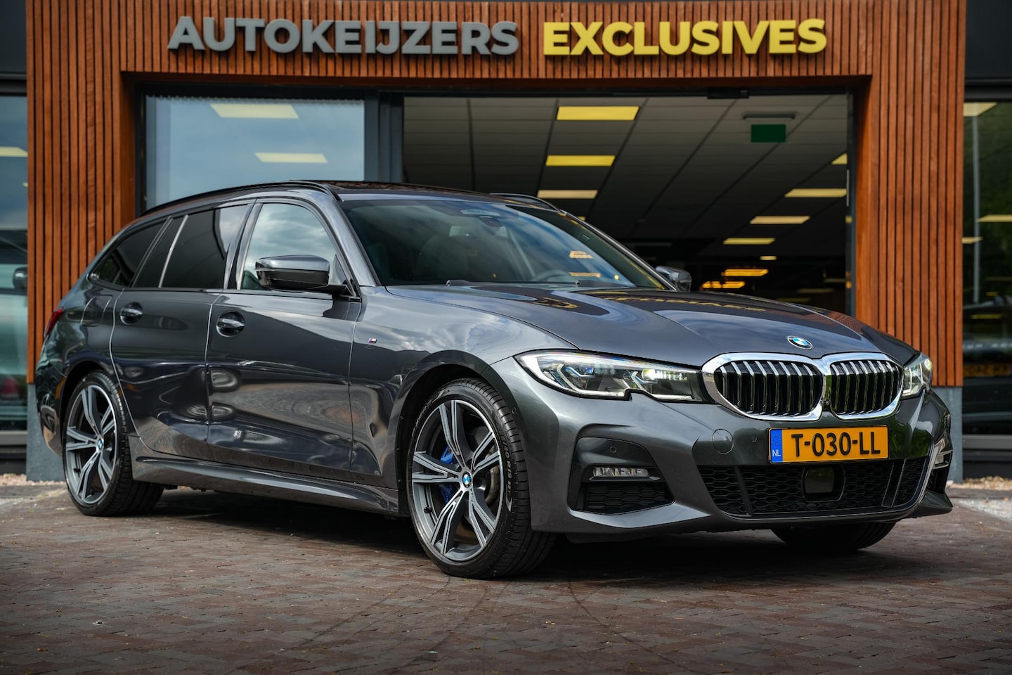 BMW 3-serie Touring - 330e High Executive M Sport Panodak Harman Kardon HUD Leer Alcantara - AutoWereld.nl