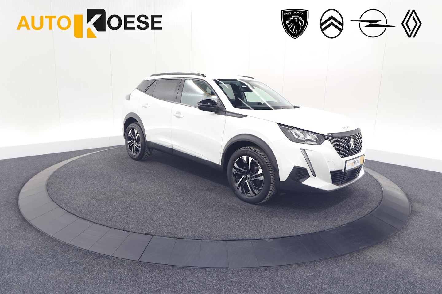 Peugeot 2008 - PureTech 100 Allure Pack | Allseason Banden | Parkeersensoren | Apple Carplay - AutoWereld.nl