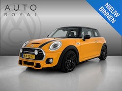 MINI Cooper S - 2.0 Chili Serious Business JOHN COOPER WORKS |HARMAN/KARDON | STOELVERWARMING| DIGITAAL IN