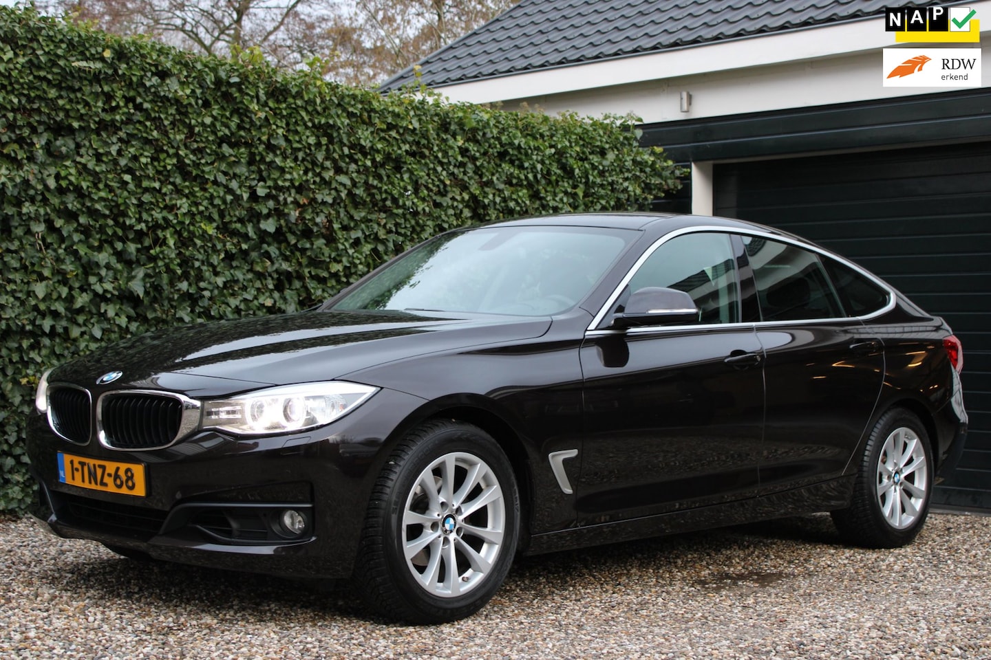BMW 3-serie Gran Turismo - 320i Executive | Automaat | Xenon | Navigatie | PDC V+A | Elekr. trekhaak - AutoWereld.nl