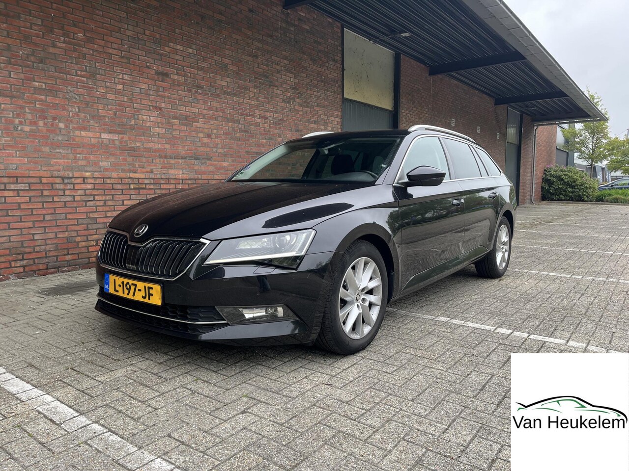 Skoda Superb Combi - 1.8 TSI Style Business | TREKHAAK 1800 KG | ADAPTIVE CRUISE - AutoWereld.nl