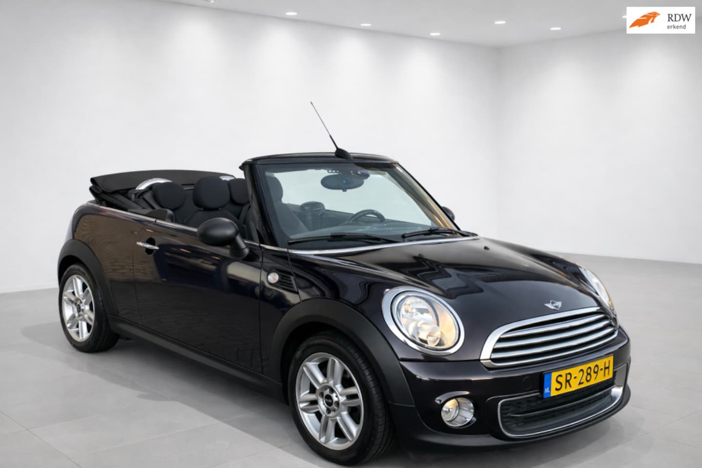 MINI Cabrio - 1.6 One Chili Mini 1.6 One Chili, airco, pdc, stoelverwarming, Iced Chocolate Brown, lichtmetaal, all se - AutoWereld.nl