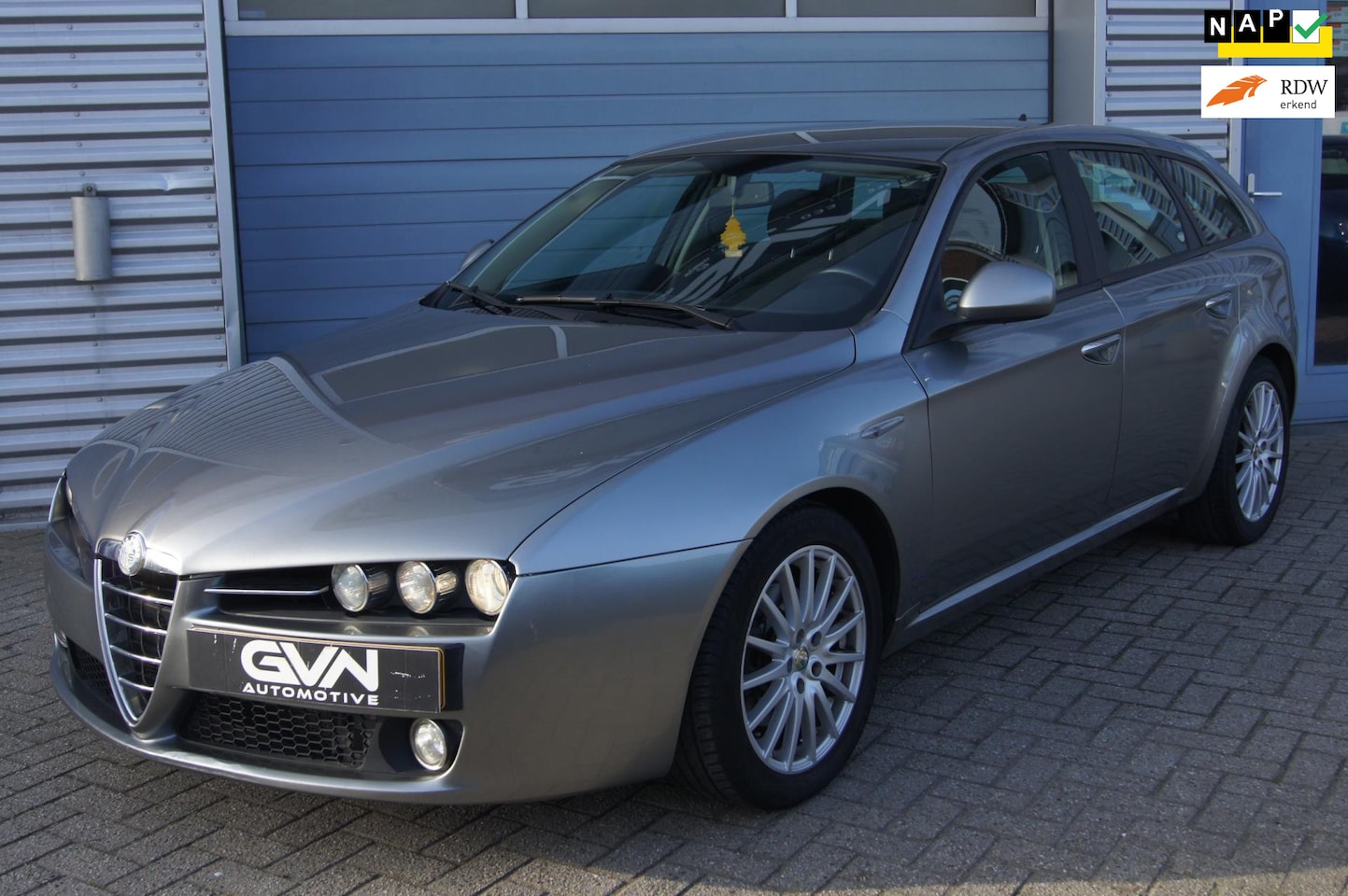 Alfa Romeo 159 Sportwagon - 1.9 JTD Automaat Q-Tronic Distinctive - AutoWereld.nl