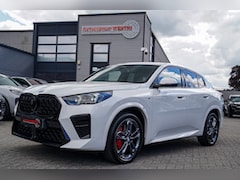 BMW X2 - SDrive20i |M-pakket | LED | Elektrische verstelbare stoelen | Camera | Elektrische trekhaa