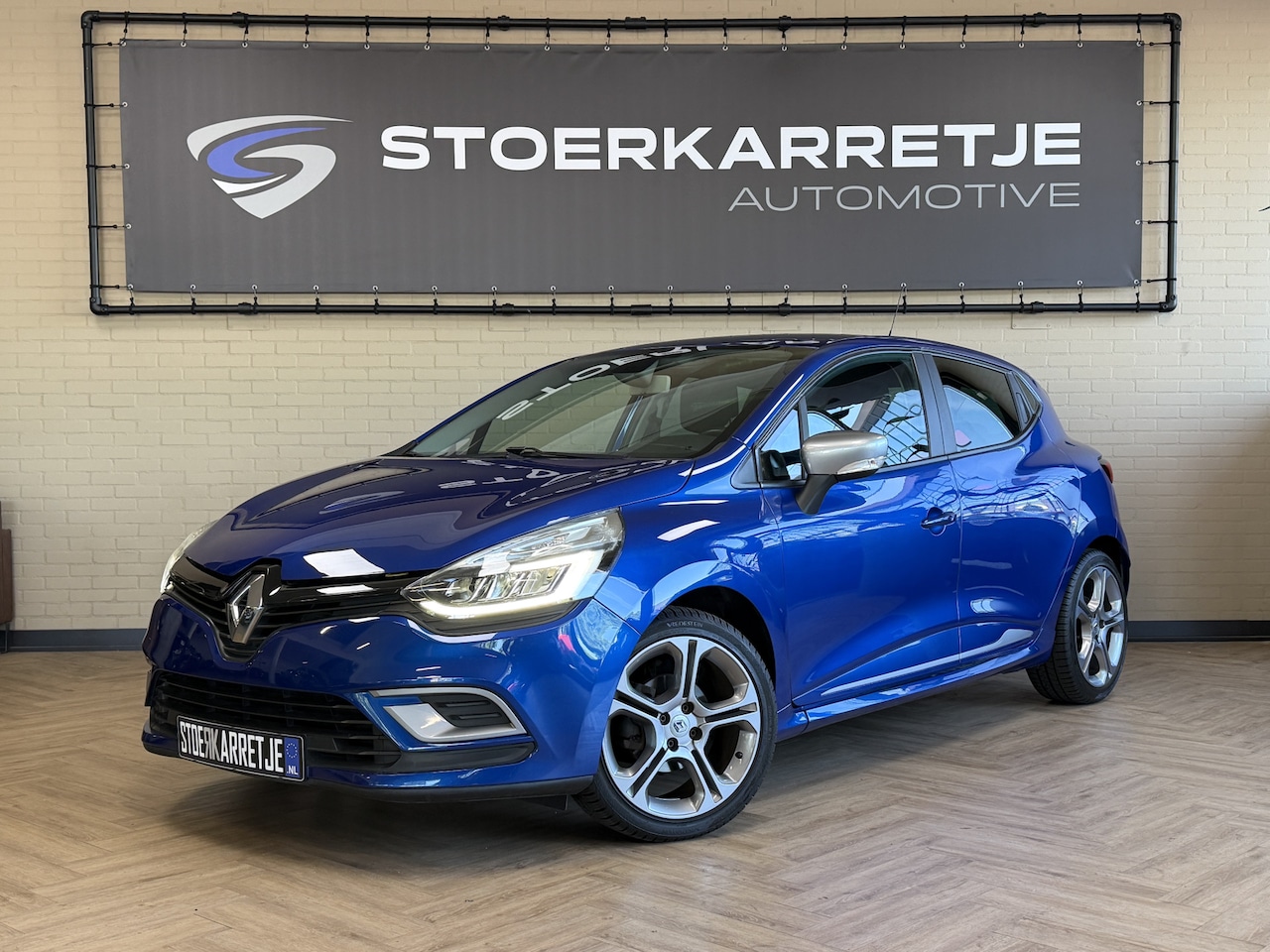Renault Clio - 1.2 GT 120pk AUT | Navi | Bose | 17" | Led | PDC | Clima | Sportstoelen | Keurig netjes en - AutoWereld.nl