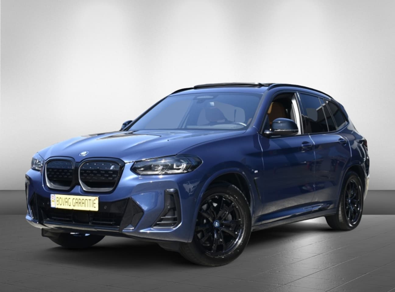 BMW iX3 - Pano | Trekhaak | Leer | carpla M-Sport - AutoWereld.nl