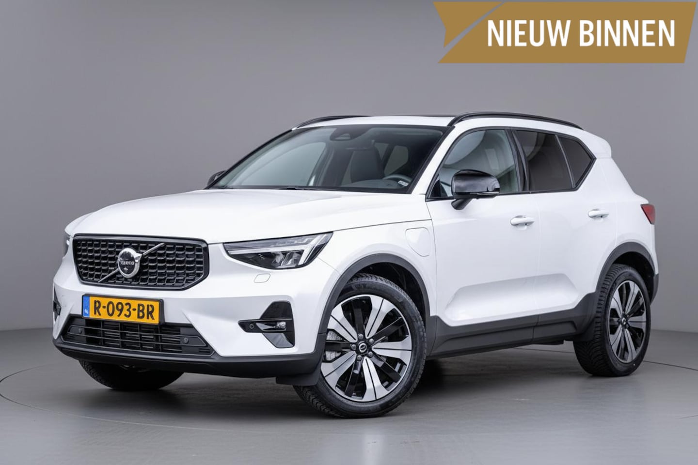 Volvo XC40 - 1.5 T5 Plug-In Hybrid Inscription Org.NL|Pano-dak|Leder|Trekhaak|H&K|360°|Stoelmemory|Deal - AutoWereld.nl