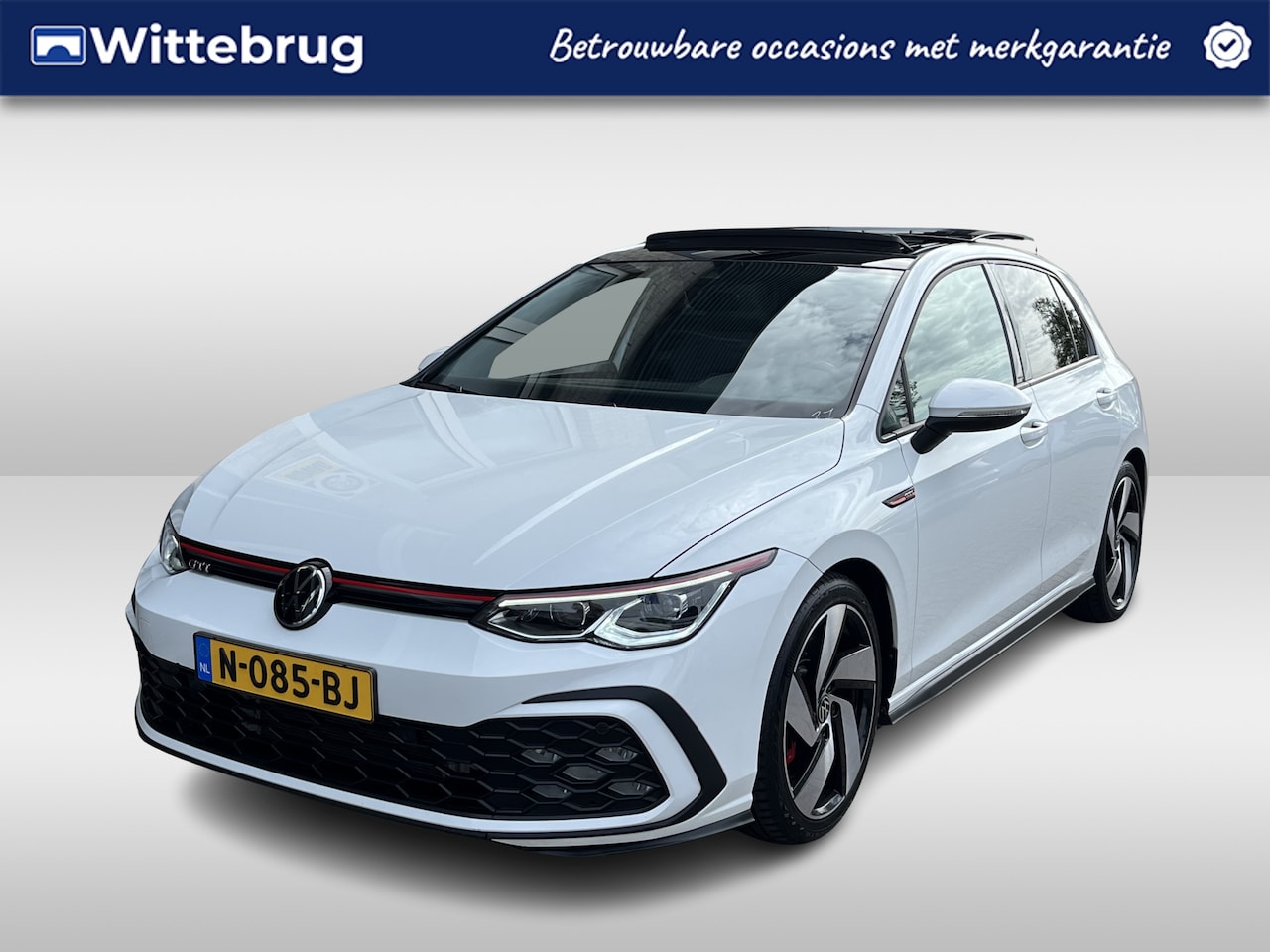 Volkswagen Golf - 2.0 TSI GTI / AUTOMAAT/ 245 PK/ PANO/ CAMERA/ PARK. SENSOREN/ IQ. LIGHT/ VIRTUAL COCKPIT/ - AutoWereld.nl