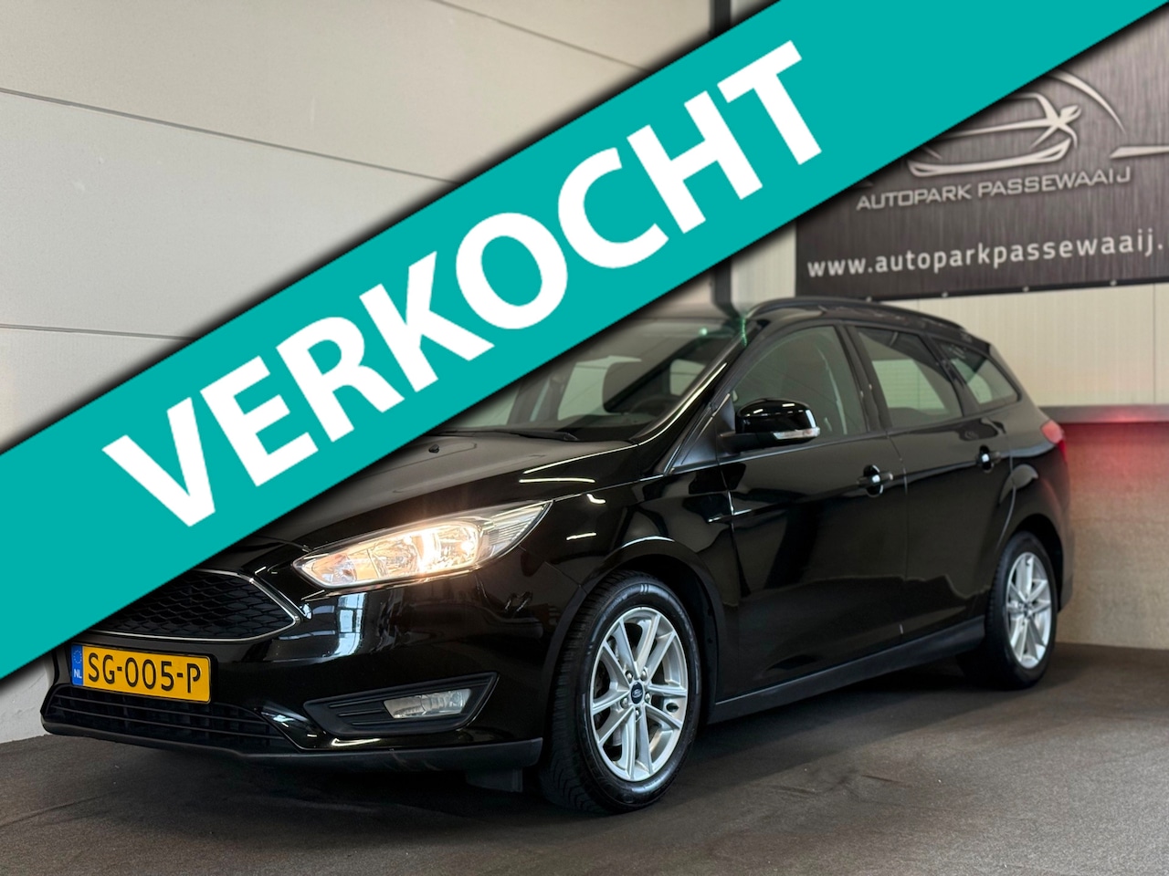 Ford Focus Wagon - 1.0 Cruise Control, Apple Carplay, Trekhaak, Parkeersensoren Achter, All-Season Banden, NA - AutoWereld.nl