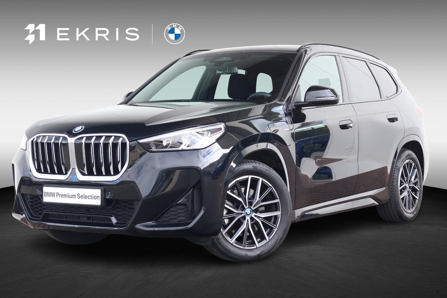 BMW X1 - xDrive25e / M-Sport Pakket / Achteruitrijcamera / Stoelverwarming Voor / Trekhaak / 18'' L - AutoWereld.nl