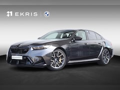 BMW M5 - 5-serie | Carbon Keramische Remmen | Pano Dak | Trekhaak | Leder Merino Schwarz | Bowers &