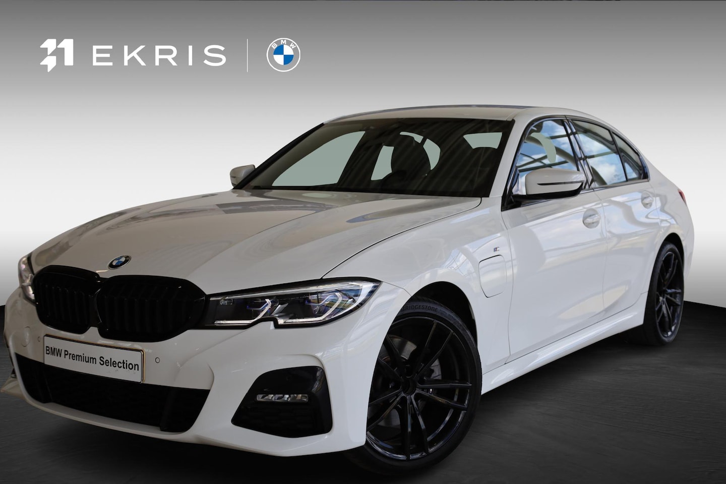 BMW 3-serie - Sedan 320e High Executive | M Sportpakket | 19 inch | Laserlight | Lentevoordeel - AutoWereld.nl