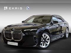 BMW 7-serie - M760e xDrive | Head-Up Display | Panoramadak | Driving + Parking Ass. Professional 360 Cam