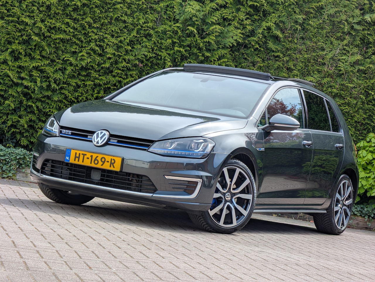 Volkswagen Golf - 1.4 TSI GTE 2e eigenaar | Dealer onderhoud | Pano | Apple/Android Auto | Nieuwe banden - AutoWereld.nl