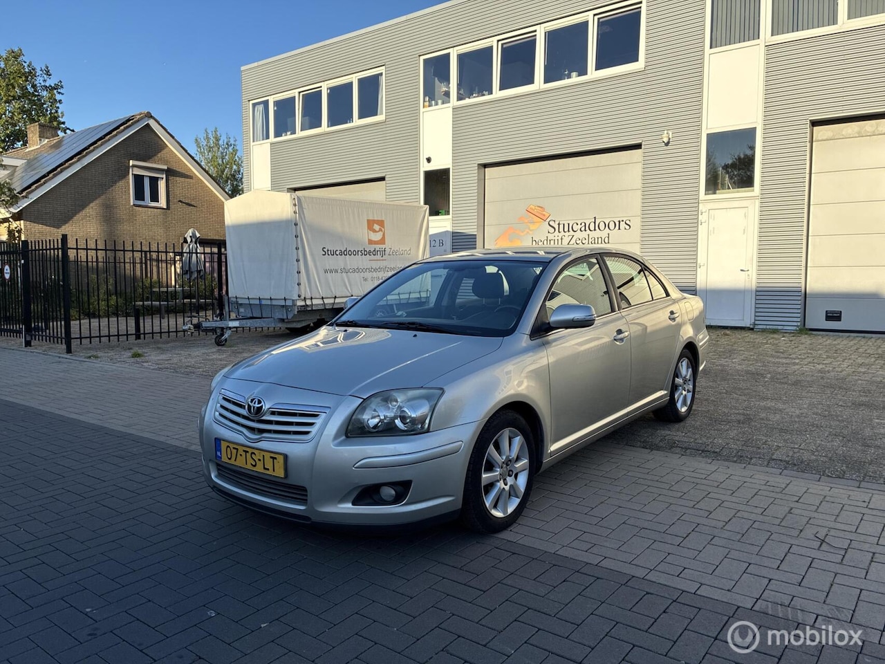 Toyota Avensis - 1.8 VVTi Luna Clima Trekhaak Automaat NAP ! - AutoWereld.nl