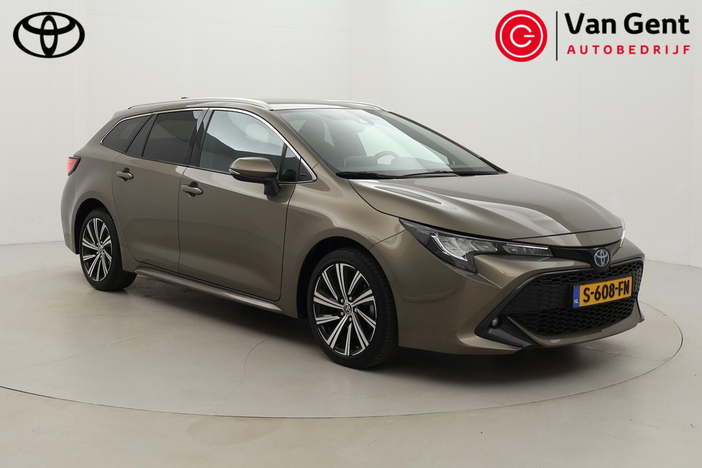 Toyota Corolla Touring Sports - 1.8 Hybrid Dynamic | Trekhaak | Apple Carplay / Android Auto | Stoelverwarming | Keyless | - AutoWereld.nl
