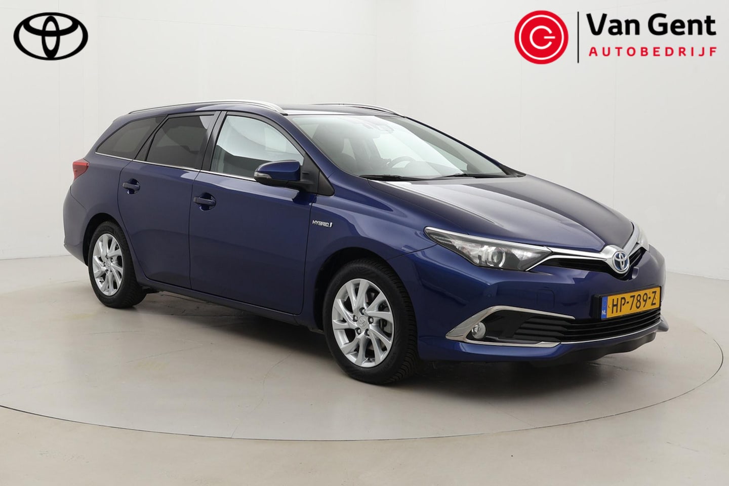 Toyota Auris Touring Sports - 1.8 Hybrid Executive | Trekhaak | Navigatie | Stoelverwarming | Parkeersensoren voor/achte - AutoWereld.nl