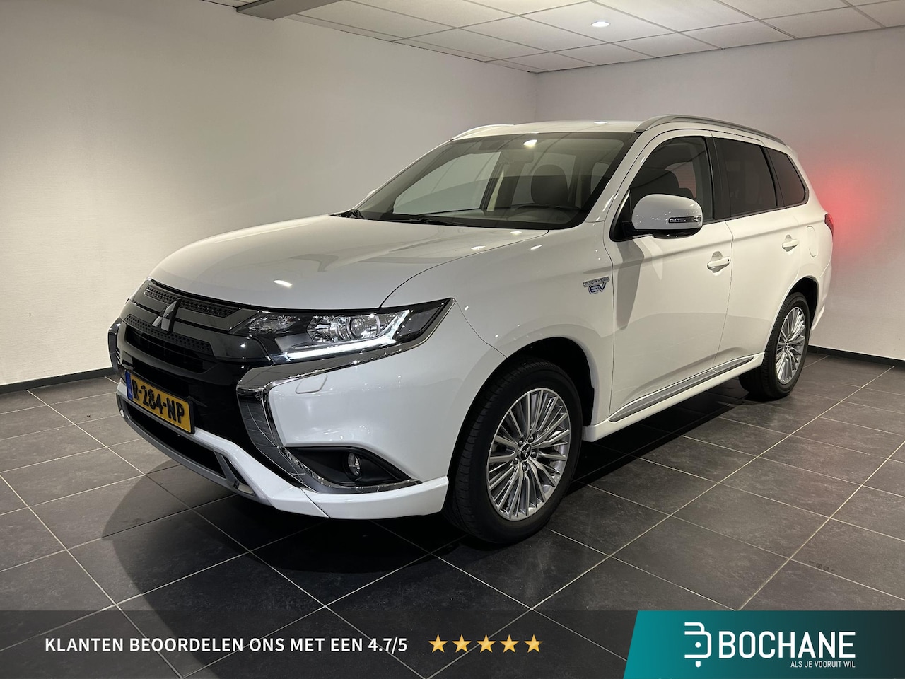 Mitsubishi Outlander - 2.4 PHEV Pure+ | Apple Carplay/Android Auto | Trekhaak | Achteruitrijcamera | - AutoWereld.nl