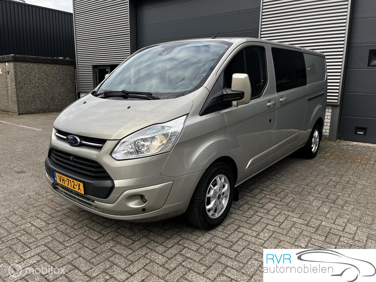 Ford Transit Custom - 330 2.2 TDCI L2H1 Limited DC 330 2.2 TDCI L2H1 Limited DC - AutoWereld.nl