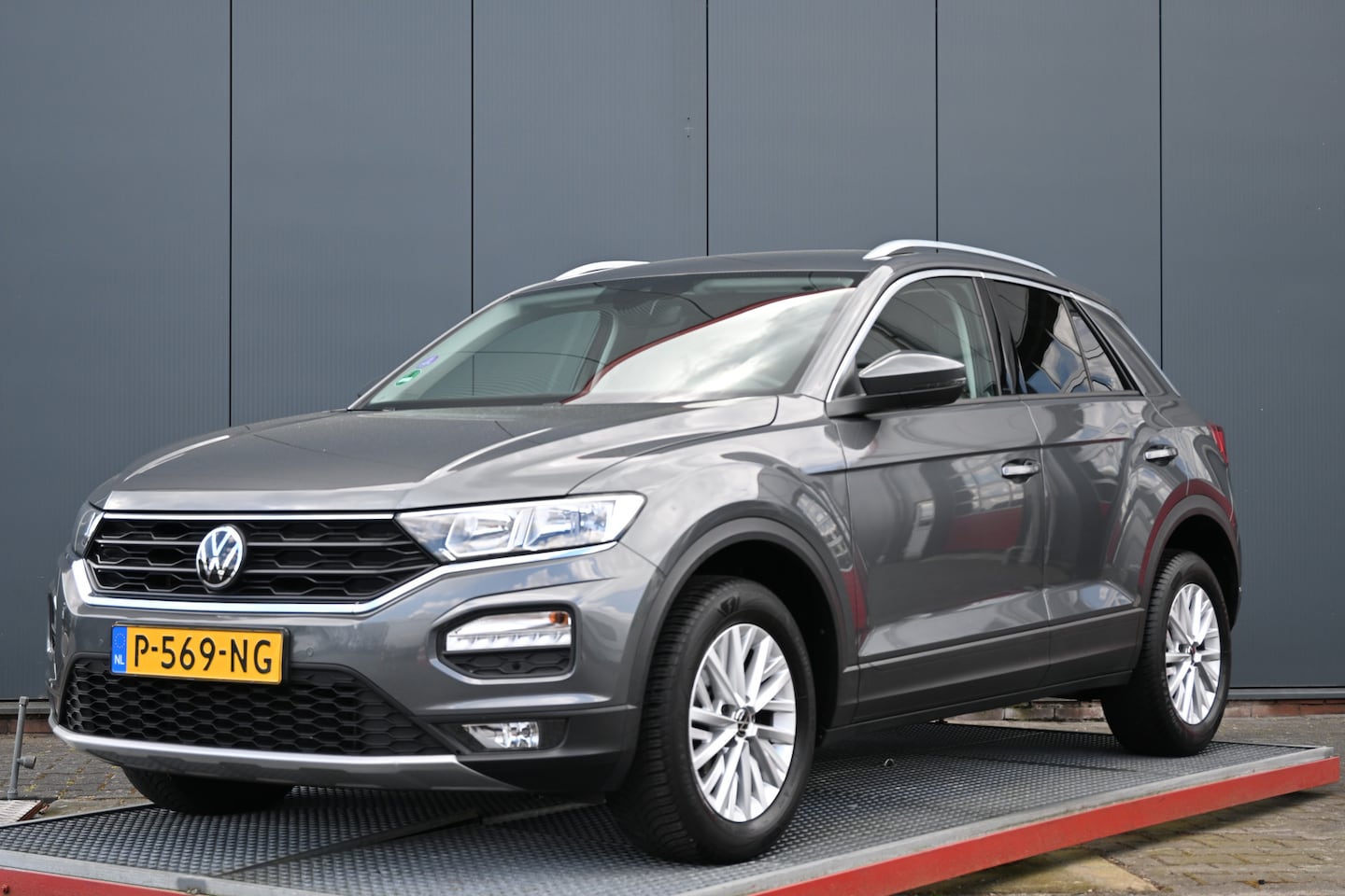 Volkswagen T-Roc - 1.0 TSI Style Business camera climate - AutoWereld.nl