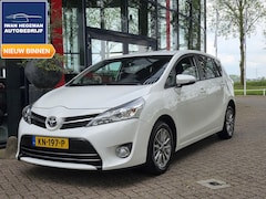 Toyota Verso - 1.8 VVT-i Aspiration 7 persoons AUTOMAAT | Navigatie | Trekhaak | Cruise Control | Licht m