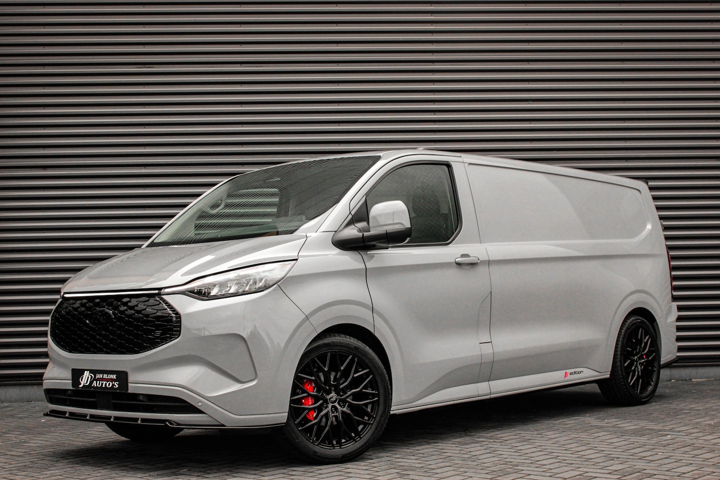 Ford E-Transit Cust. - 340 L2H1 Limited 65 kWh 218PK / JB-EDIITON / CAMERA / 328KM RANGE / APPLE CARPLAY /DRIVERS - AutoWereld.nl