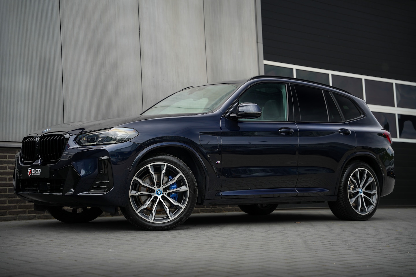 BMW X3 - xDrive30e 292 pk High Executive M-Sport /Facelift/ BTW-Auto/ M-Super-Sport-Stoelen/ Pano-D - AutoWereld.nl