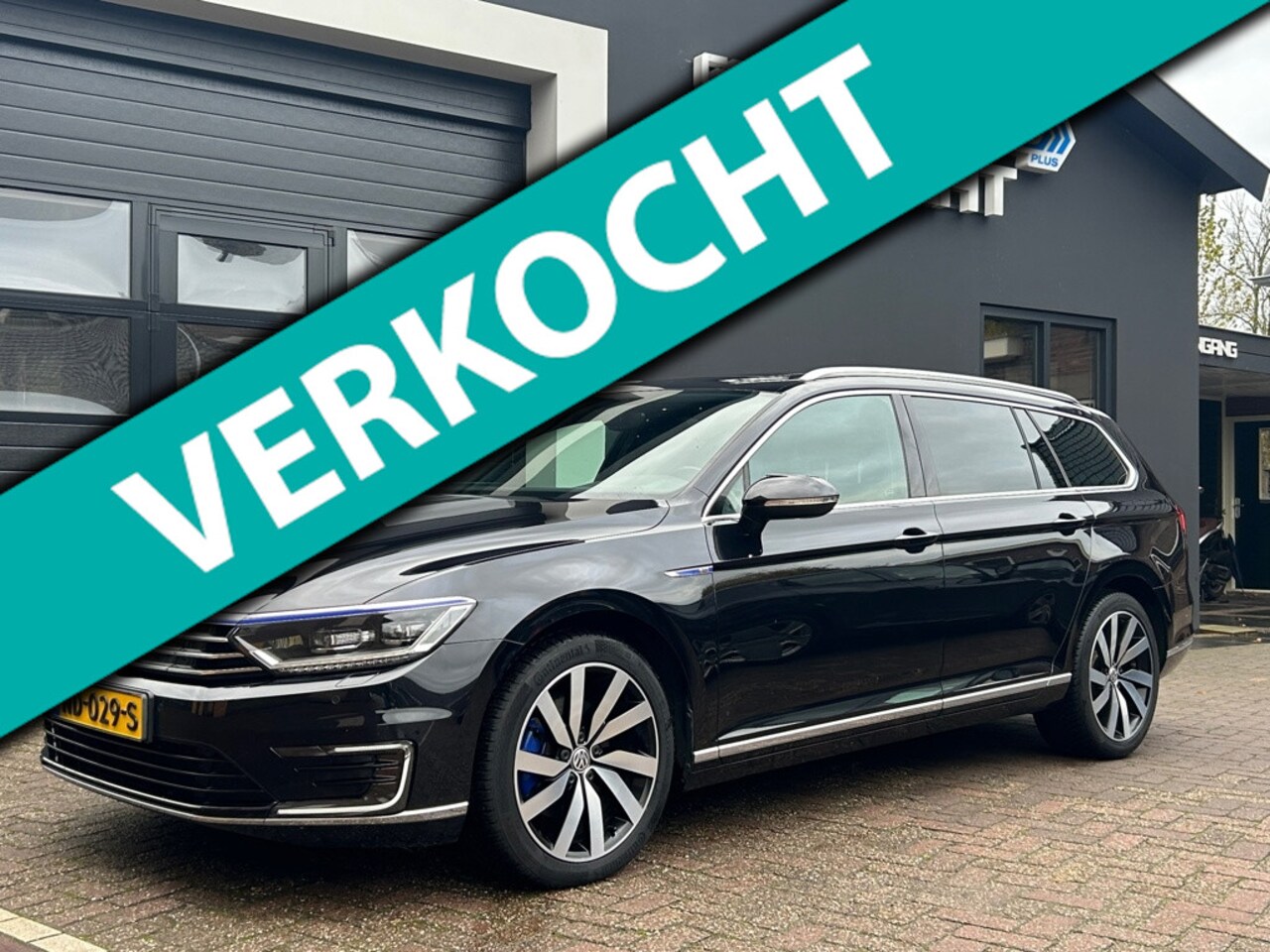 Volkswagen Passat Variant - 1.4 TSI GTE Connected Series Plus Carplay/Camera - AutoWereld.nl