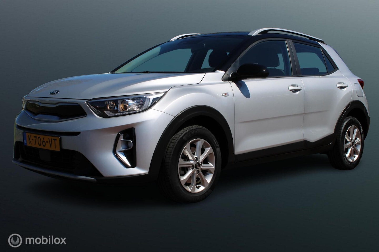 Kia Stonic - 1.0 T-GDi MHEV DynamicLine 1.0 T-GDi MHEV DynamicLine, Zwart dak, App connect/navi, Cruise, Airco, Pdc + camera, Tele - AutoWereld.nl