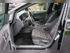 Volkswagen Golf - 7.5 GTI Performance 245PK DSG