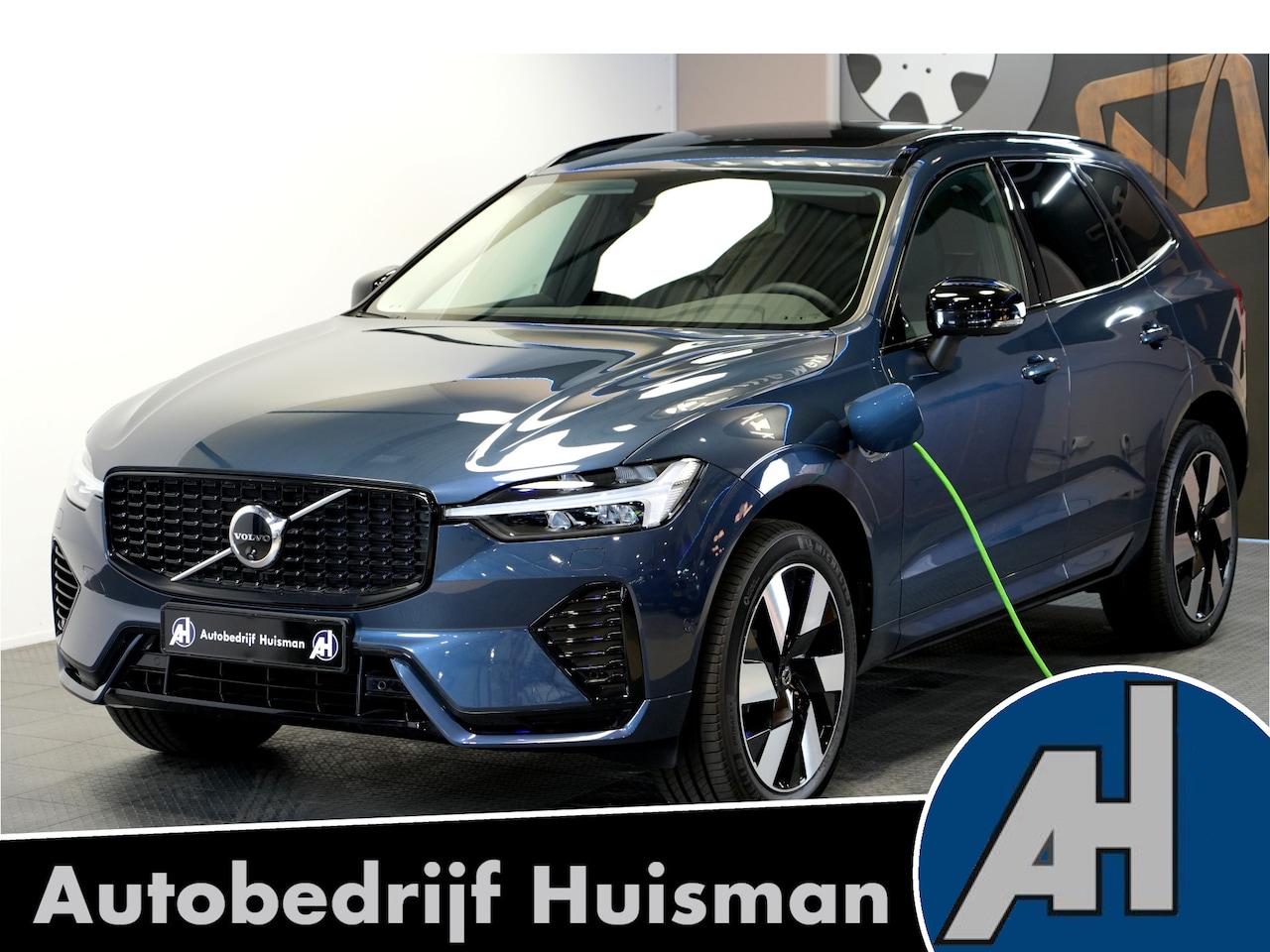 Volvo XC60 - 2.0 T6 AWD 293kW/399pk Aut8 Plug-in hybrid Plus Dark HARMAN/KARDON + PANORAMADAK + EL.TREK - AutoWereld.nl