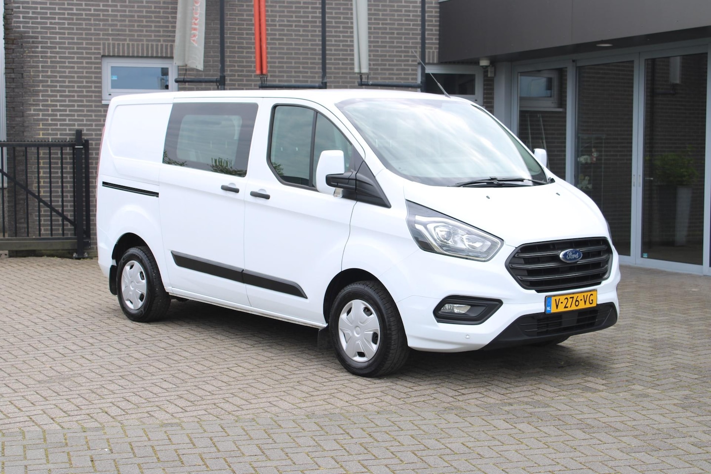 Ford Transit Custom - 280 2.0 TDCI L1H1 Trend DC Airco/Cruise - AutoWereld.nl