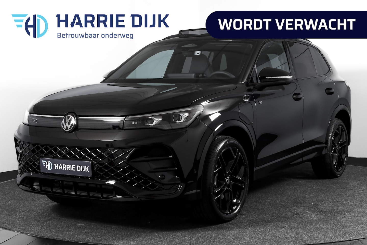 Volkswagen Tiguan - 1.5 eHybrid R-Line Edition 272 PK | Black Style | 15 inch Navi | Elek. Trekhaak | IQ Light - AutoWereld.nl