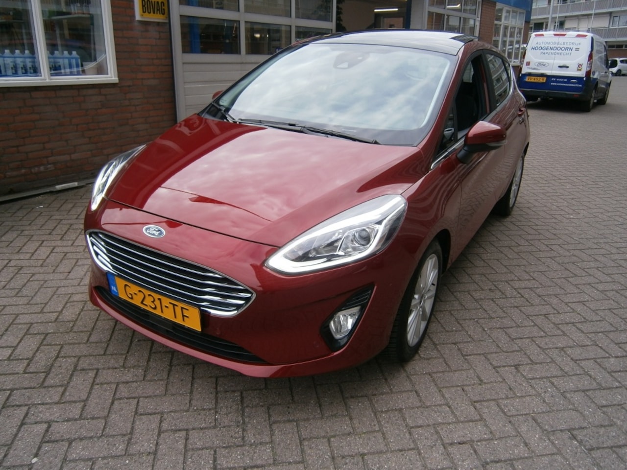 Ford Fiesta - 1.0 EcoB. Titanium AUTOMAAT,Camera,Navigatie,Pdc,Panor.dak etc - AutoWereld.nl