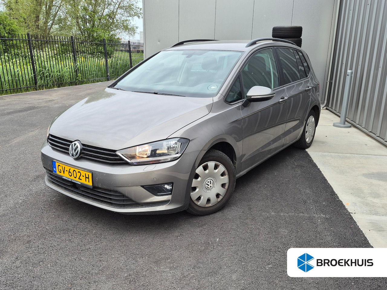 Volkswagen Golf Sportsvan - 1.4 TSI Highline 125pk DSG/AUTO | Trekhaak | Cruise control Adaptief  | Navigatie | Climat - AutoWereld.nl