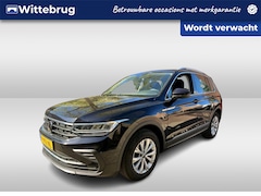 Volkswagen Tiguan - 1.5 TSI Life Business / CRUISE/ DIGITAL DASH/ CLIMATE/ STOELVERWARM./ NAVI/ PARK. SENSOREN