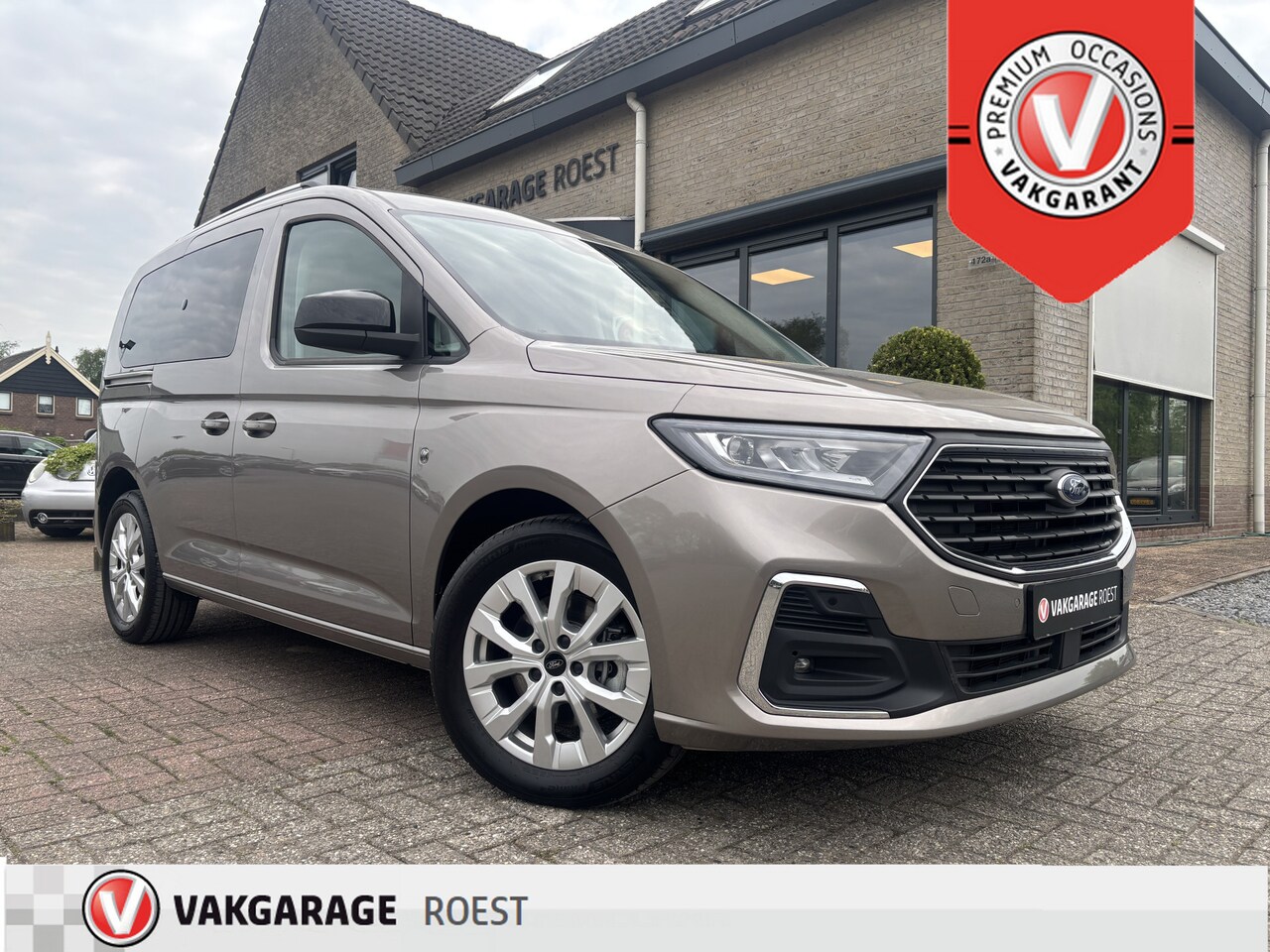 Ford Tourneo Connect - 1.5 TSI Hybride L1 PHEV Automaat Trekhaak / Camera / Full LED - AutoWereld.nl