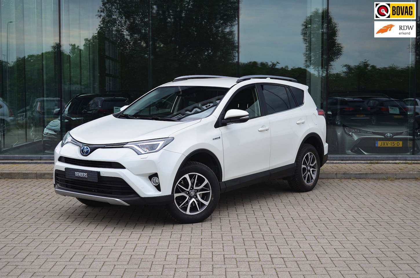 Toyota RAV4 - 2.5 Hybrid Black Edition | Camera | Navi | Trekhaak | Elek. kofferklep | Stoelverwarm. | C - AutoWereld.nl