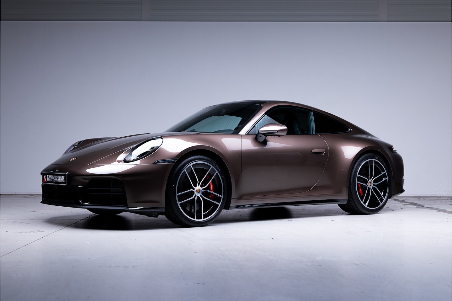 Porsche 911 - Carrera 4S PTS | Maronenbraunmetallic | Nieuwprijs €281.000 - AutoWereld.nl