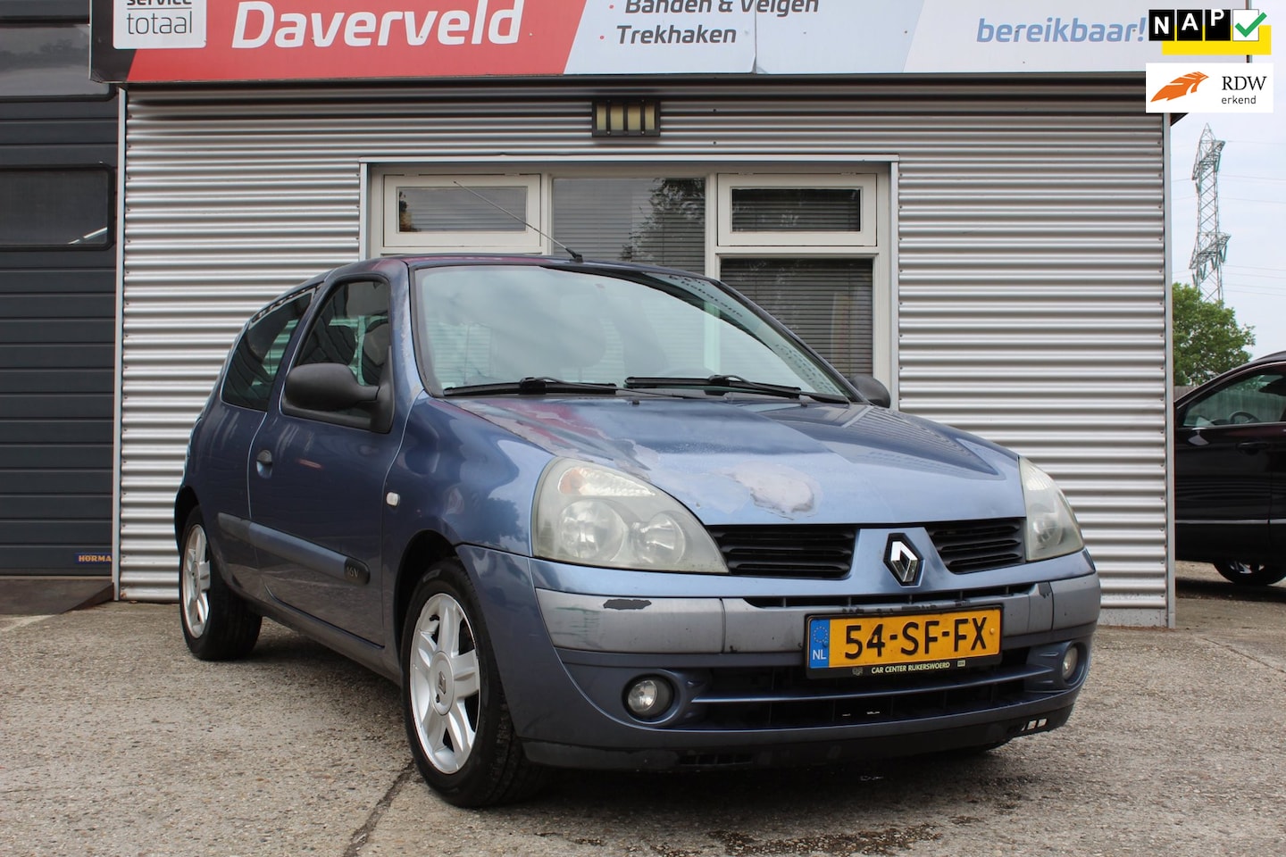 Renault Clio - 1.2-16V Community 1.2-16V Community nieuwe apk, airco, boekjes, lm-velgen,nap, 2x sleutel, goedkope auto, le - AutoWereld.nl