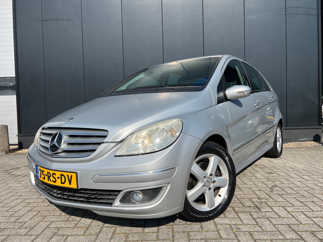 Mercedes-Benz B-klasse - 200 Automaat/Leer/Navi/Lmv/Nap - AutoWereld.nl