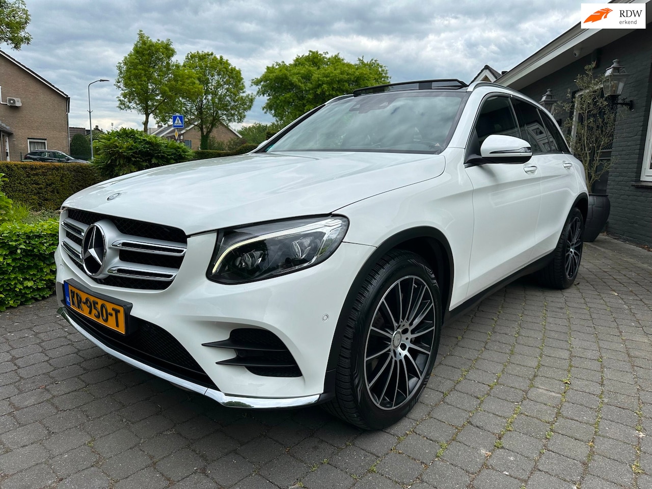 Mercedes-Benz GLC-klasse - 250 4MATIC AMG, Pano, Standkachel! - AutoWereld.nl