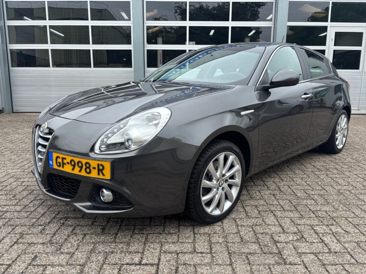 Alfa Romeo Giulietta - 1.4 T Dist.Lusso/Org-Nl/1eEig./Trekhaak/Automaat/Cruise/Airco - AutoWereld.nl