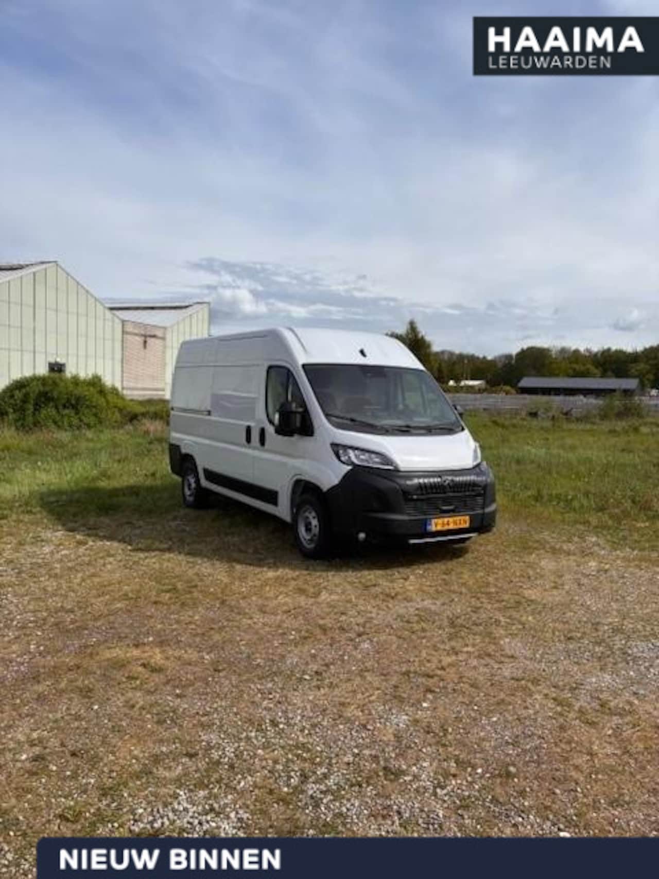 Peugeot Boxer - 2.2 BlueHDi 140 S&S L2H2 3.3t | Achteruitrijcamera | Parkeersensoren | Climate control | C - AutoWereld.nl