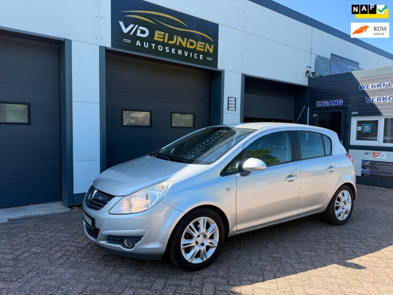 Opel Corsa - 1.4-16V Cosmo luxe uitvoering!! - AutoWereld.nl