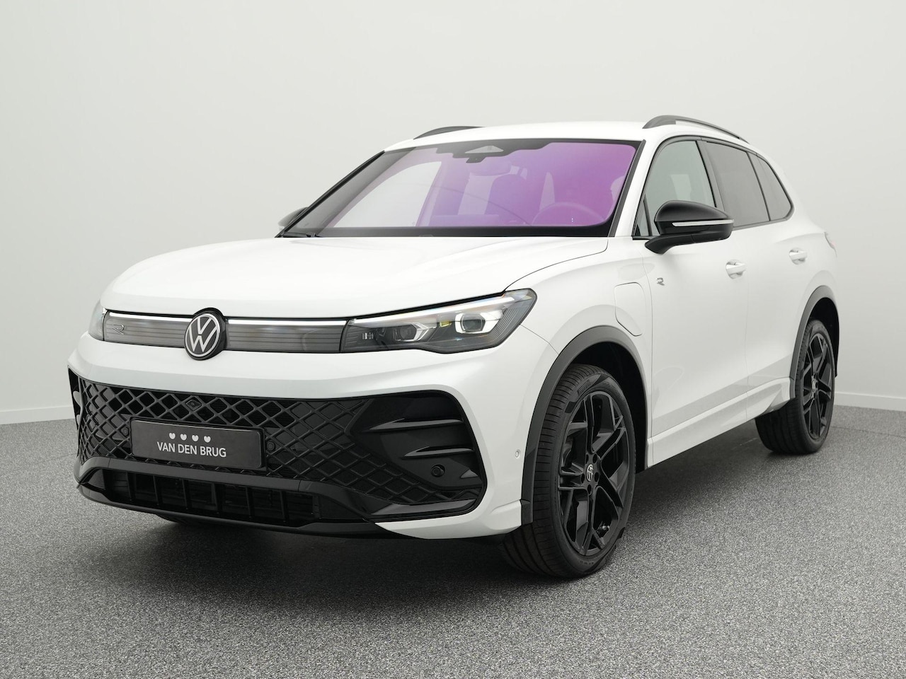 Volkswagen Tiguan - R-Line 1.5 eHybrid 204 PK | LED Matrix IQ | Harman/Kardon | 360 Camera | Side Assist | Tre - AutoWereld.nl