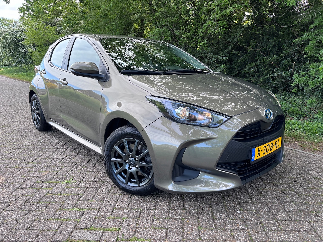 Toyota Yaris - 1.5 Hybrid Active 2024 37.000KM Apple Carplay / Android - AutoWereld.nl