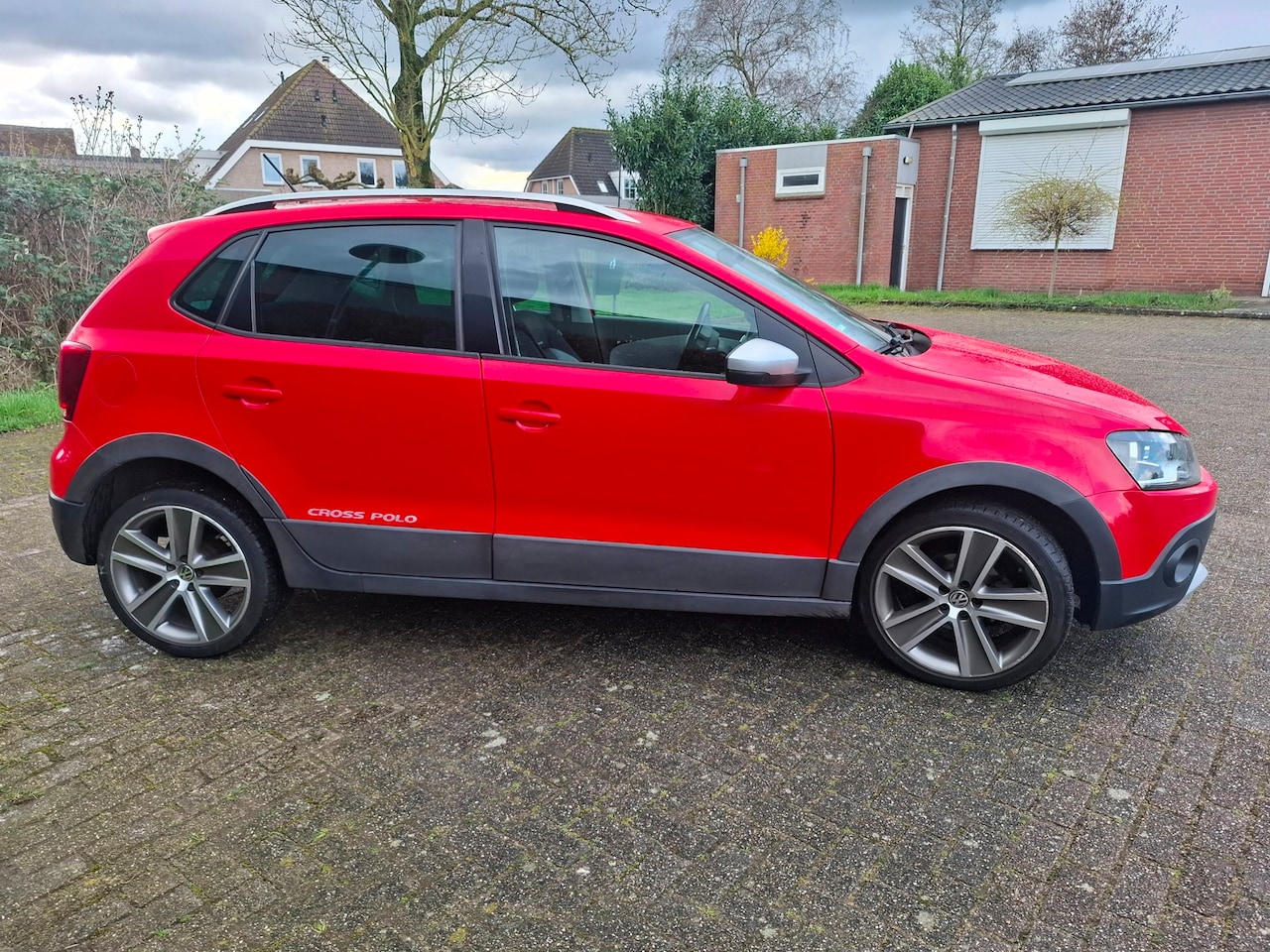 Volkswagen Polo - 1.2-12V Cross BlueMotion Comfortline geen riem maar kettinairco navi airco - AutoWereld.nl