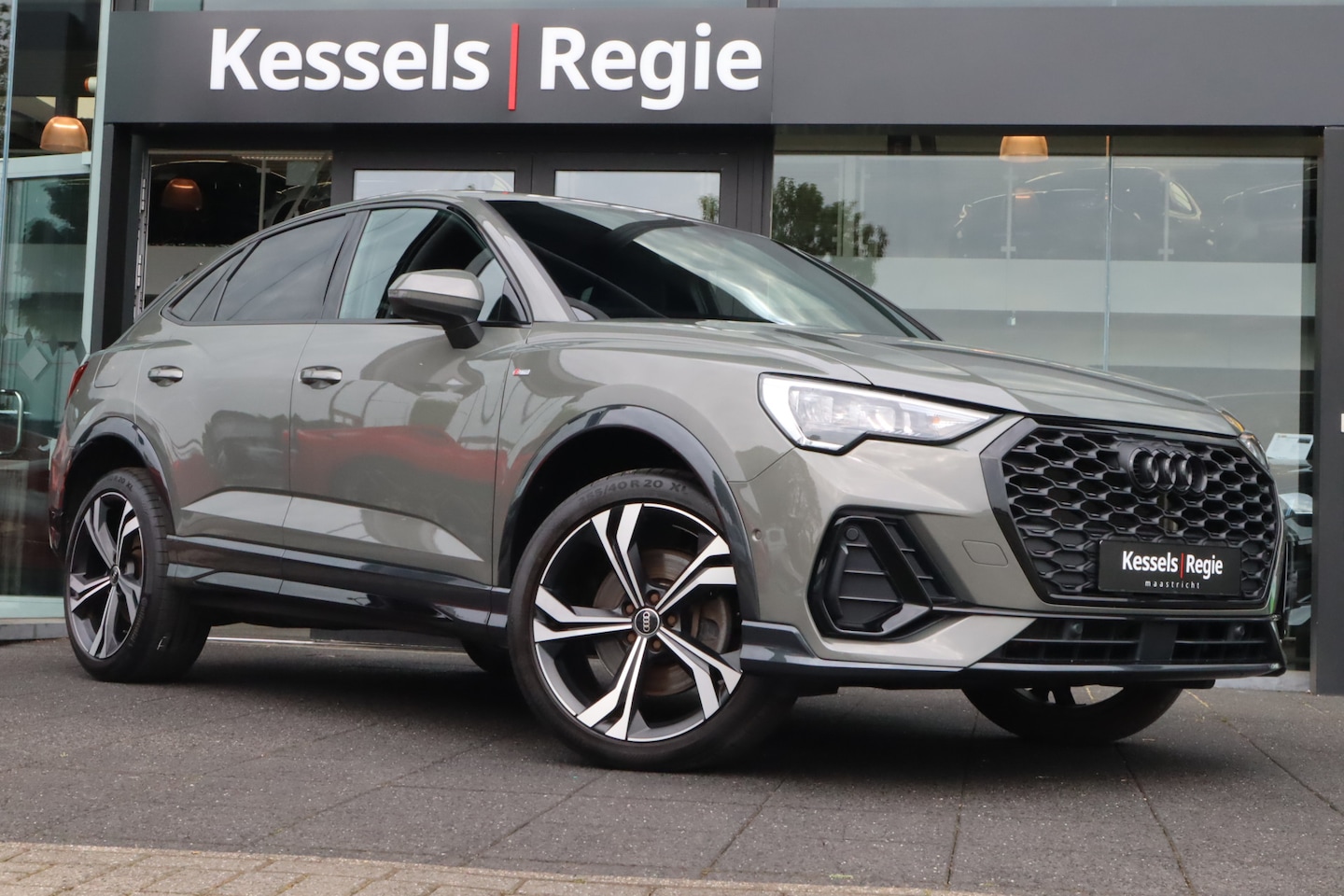 Audi Q3 Sportback - 45 TFSI e S-line | Keyless | 20” | Camera | CarPlay | Stoelverwarming | LED | Sensoren | E - AutoWereld.nl