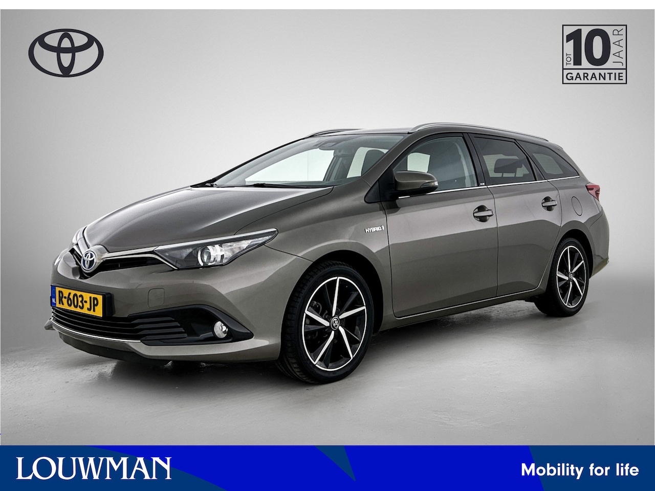 Toyota Auris Touring Sports - 1.8 Hybrid Dynamic | Trekhaak | Navigatie | Stoelverwarming | - AutoWereld.nl